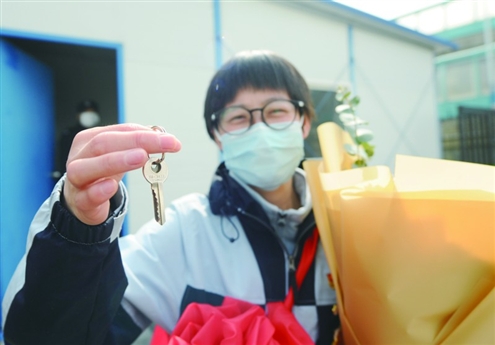 不胜不归！山东省第二批援助湖北医疗队员贾文君的内心装着一把“心钥”。